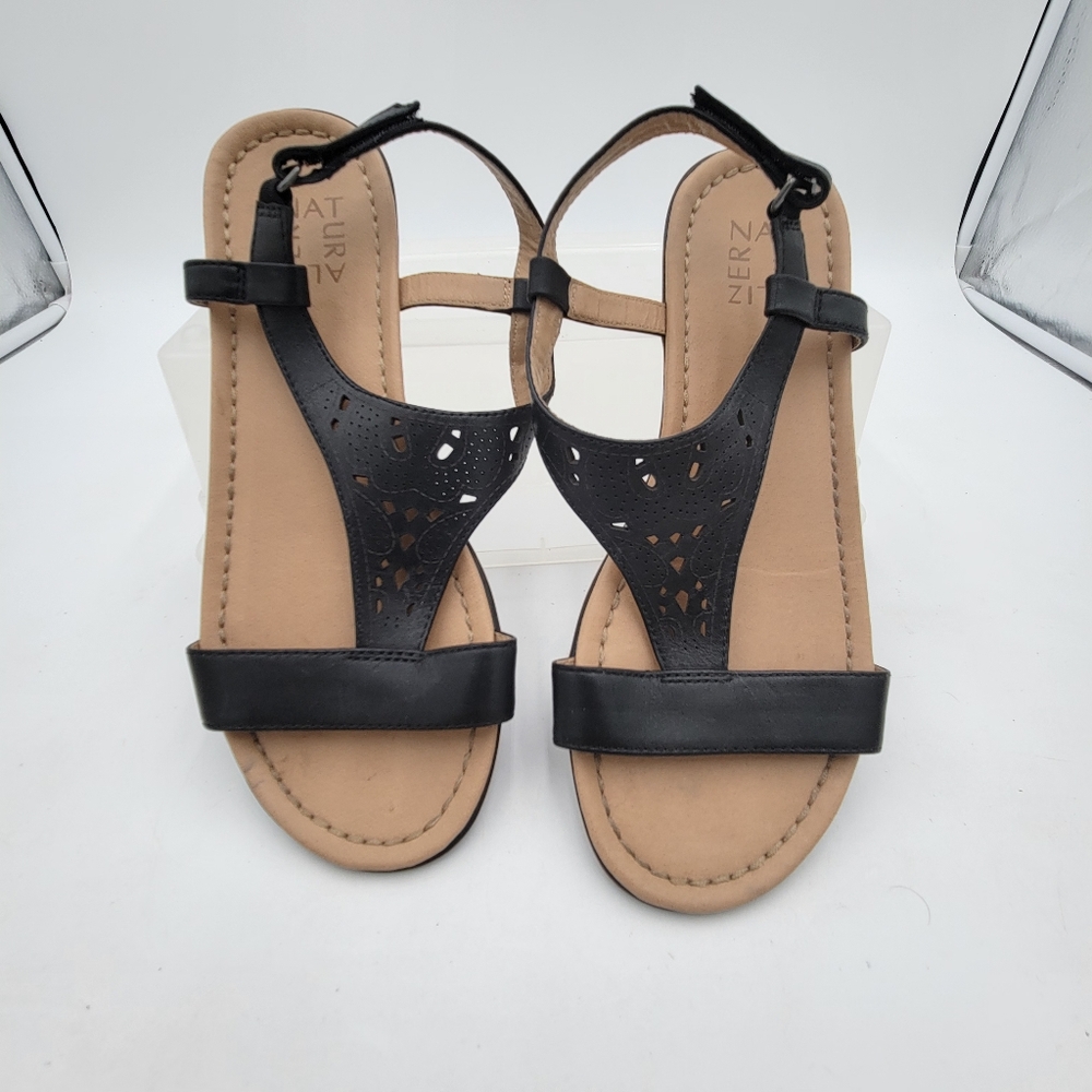 Naturalizer Womans Windham Perforated Black leather Sandal Size 8 W